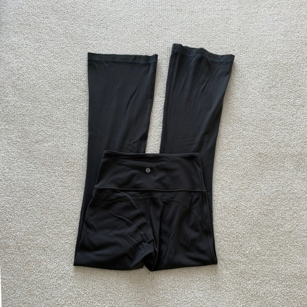 lululemon Groove SHR Flared Pant size 4 in Graphite Grey
